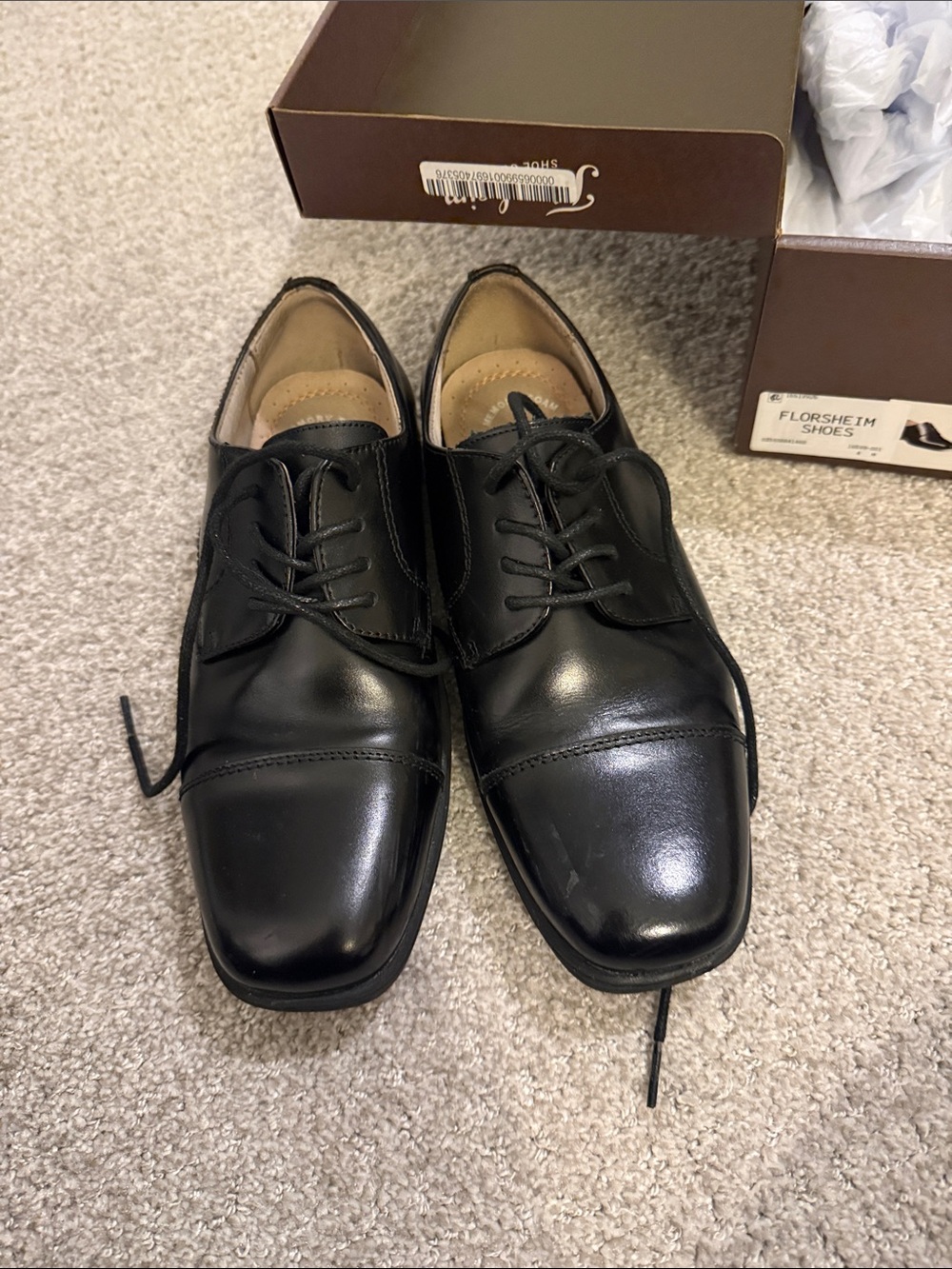 Florsheim Black Leather Cap-Toe Derby Dress Shoes